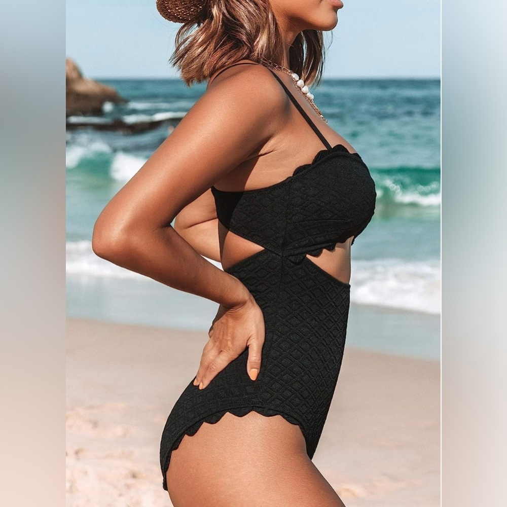 CUPSHE Women's One Piece Swimsuit Sexy Black Cutout Scallop Trim Sz L - Picture 3 of 7